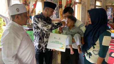 Wawako Padang Panjang Salurkan Bantuan Baznas Untuk Balita Kelainan Jantung