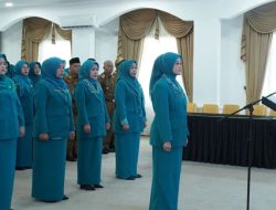 Ketua TP PKK Kota Padang Panjang Lantik Ketua TP PKK Kecamatan Dan Kelurahan