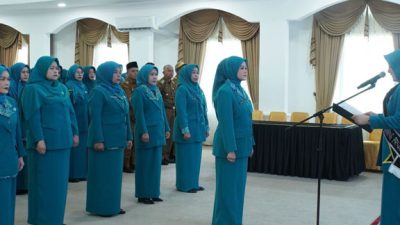 Ketua TP PKK Kota Padang Panjang Lantik Ketua TP PKK Kecamatan Dan Kelurahan