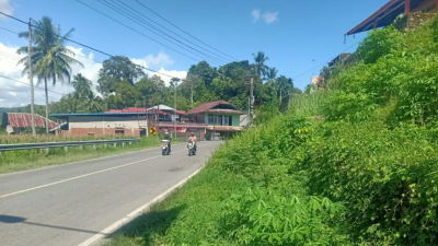 Drainase Tersumbat, Jalan Nasional di Pesisir Selatan Rusak Parah: Pemeliharaan Dipertanyakan